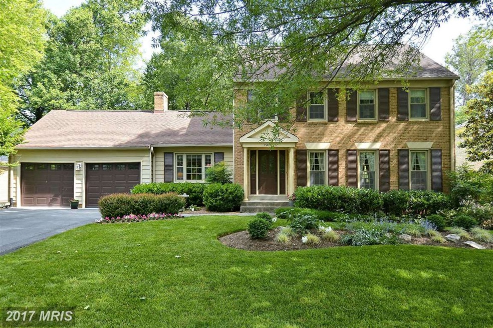 9217 Cranford Dr, Potomac, MD 20854 - photo 1