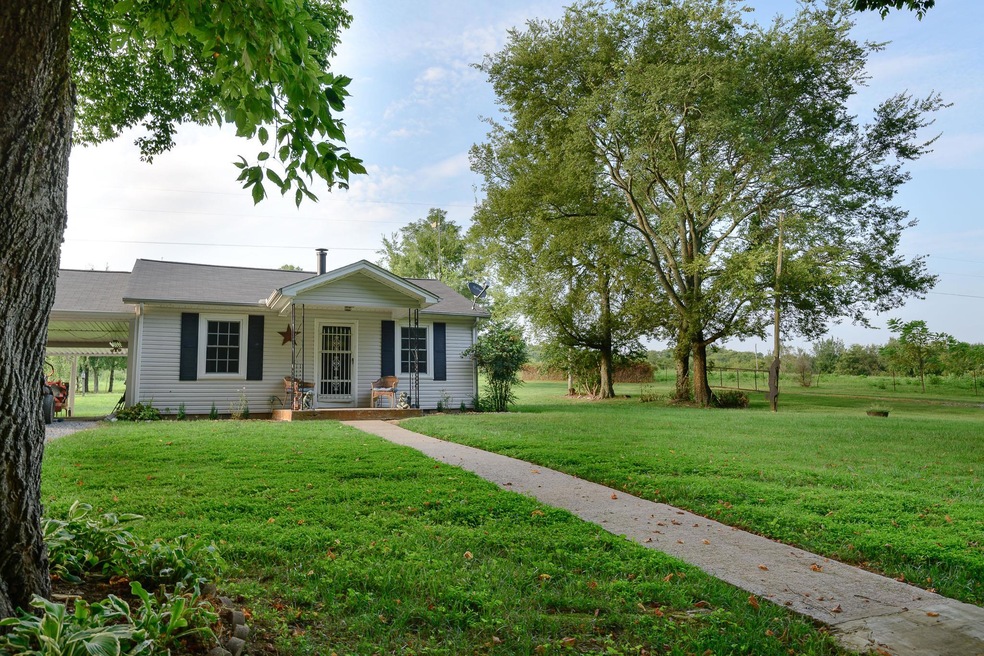 960 Goose Creek Rd, Shelbyville, TN 37160 - photo 1