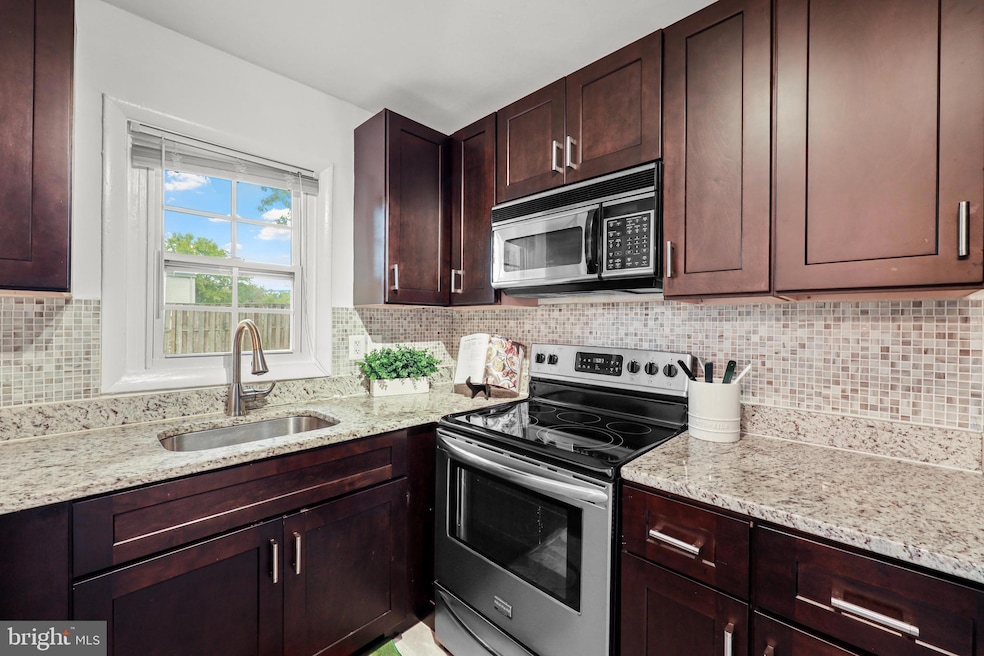 5802 Shepherd Ln, Lanham, MD 20706 - photo 1