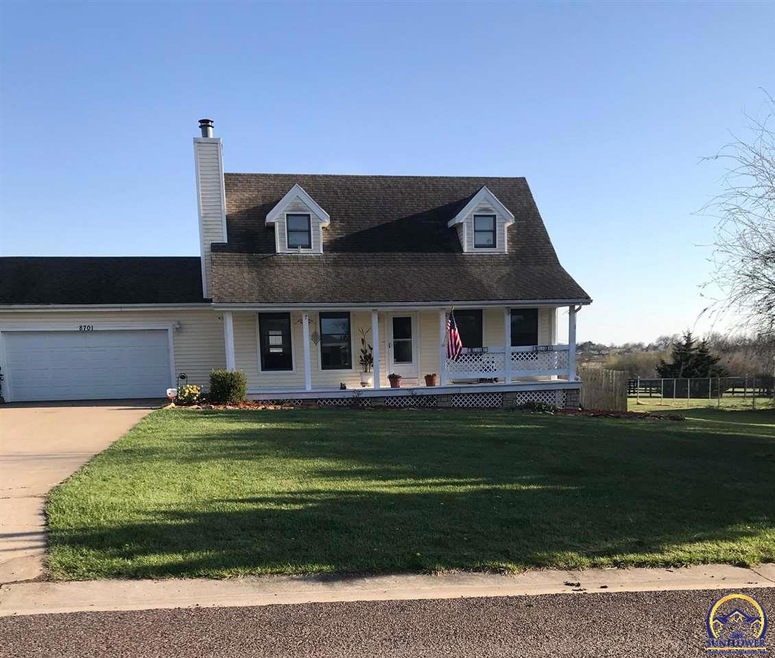 8701 SW 27th St, Topeka, KS 66614 - photo 1