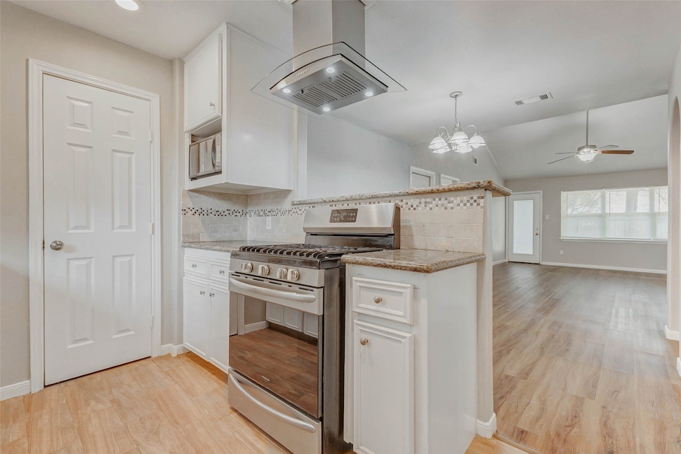 15531 Edenvale St, Friendswood, TX 77546 - photo 1