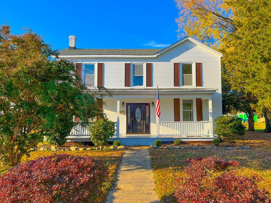 514 Custis St, Crewe, VA 23930 MLS 52030