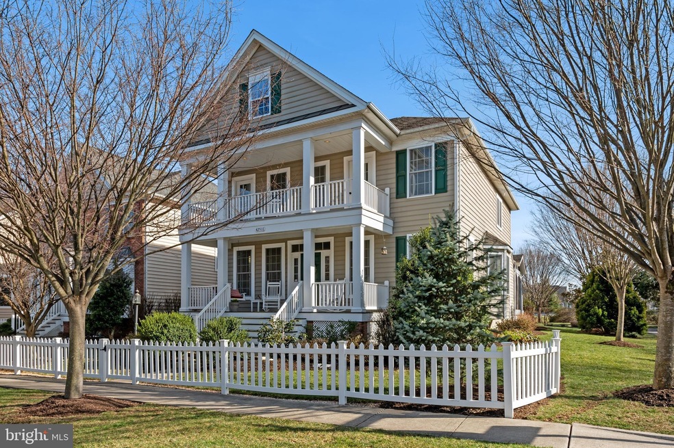 42518 Neighborly Ln, Chantilly, VA 20152 - photo 1