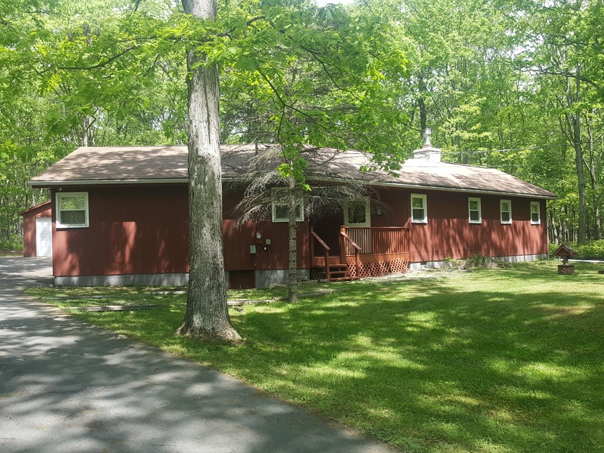 125 Lakeview Cir, Hawley, PA 18428 - photo 1