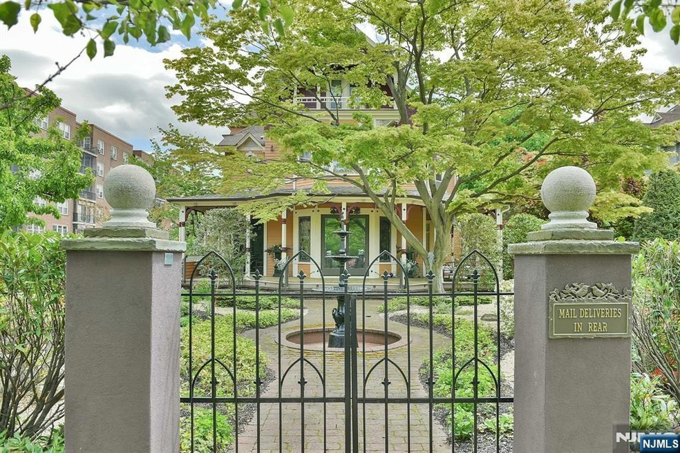 55 S Fullerton Ave unit Front, Montclair, NJ 07042 - photo 1