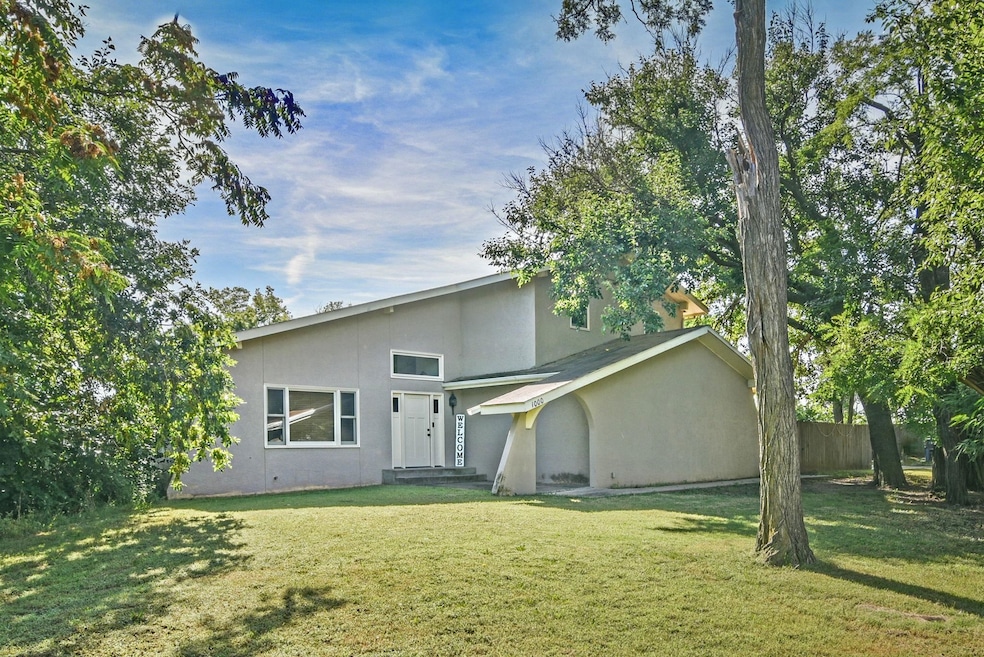 1000 S Kansas Ave, Newton, KS 67114 - photo 1