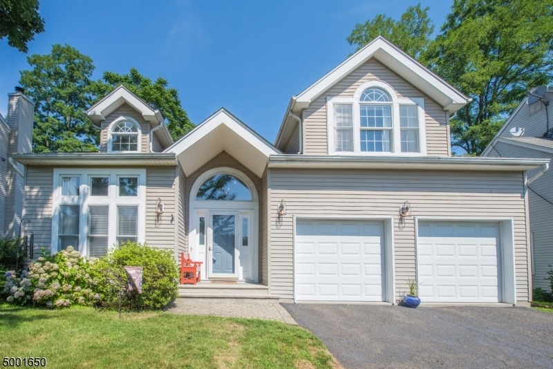 9 Blazure Dr, Bernardsville, NJ 07924 - photo 1