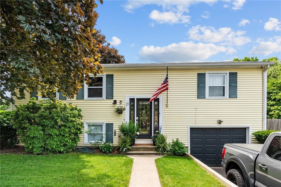 21 Claire St, West Warwick, RI 02893 - photo 1