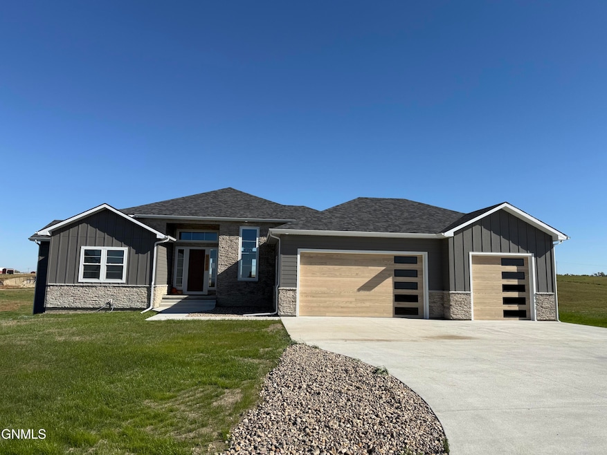 5062 Arrowhead Place, Williston, ND 58801 - photo 1