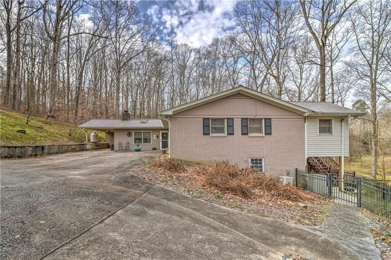 3172 Lynncliff Dr, Gainesville, GA 30506 - photo 1