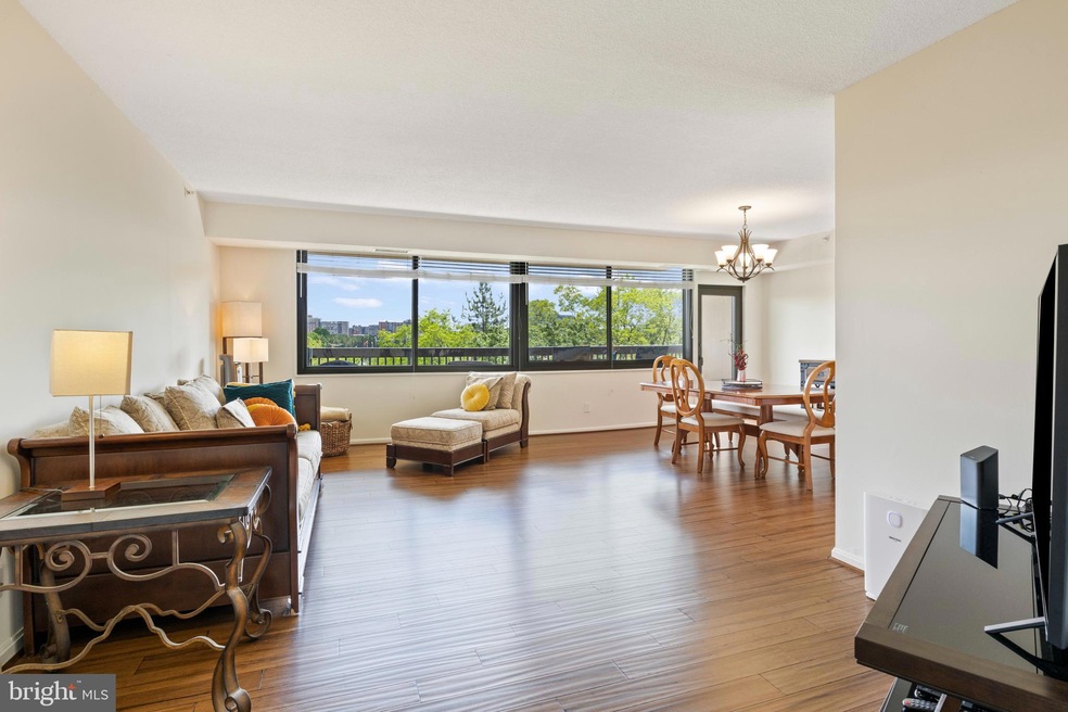 Skyline House unit 402W, Baileys Crossroads, VA 22041 - photo 1