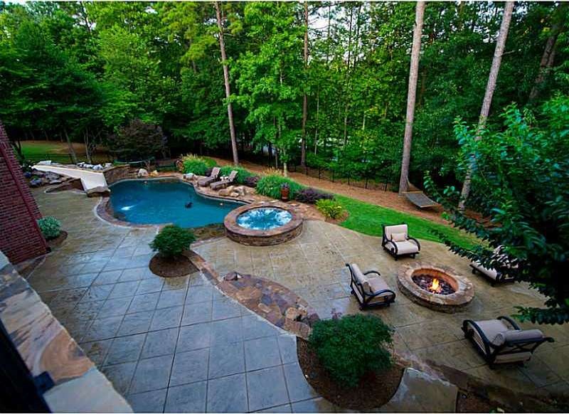 Swimming Pool/Hot Tub/Sauna.