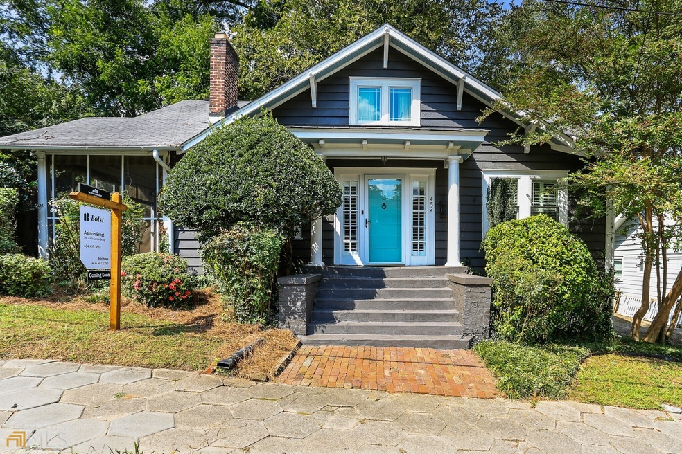 Charming Craftsman Bungalow!