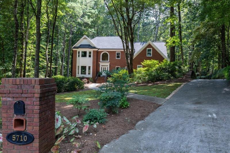 5710 Wyndemere Ln, Stone Mountain, GA 30087 - photo 1