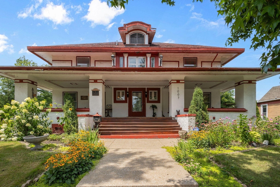 1007 Harrison St, La Porte, IN 46350 - photo 1