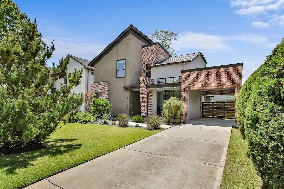 1143 Du Barry Ln, Houston, TX 77018 - photo 1