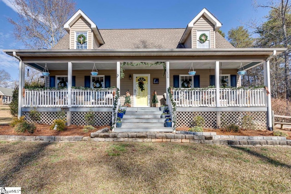 124 Hillside Cir, Easley, SC 29640 - photo 1