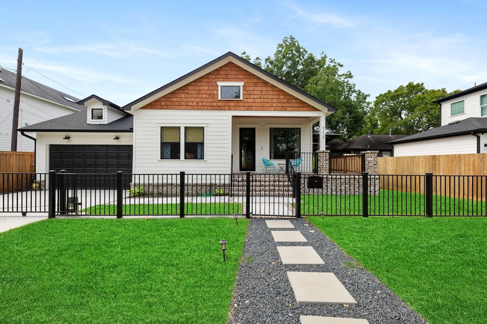 712 E 27th St, Houston, TX 77009 - photo 1