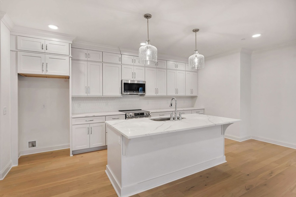 2002 Gildridge Dr unit 203, Nashville, TN 37221 - photo 1