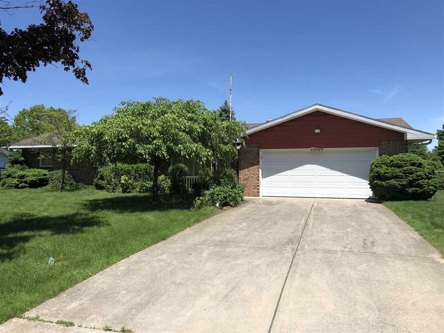 22927 Mulberry Ct, Goshen, IN 46528 - photo 1