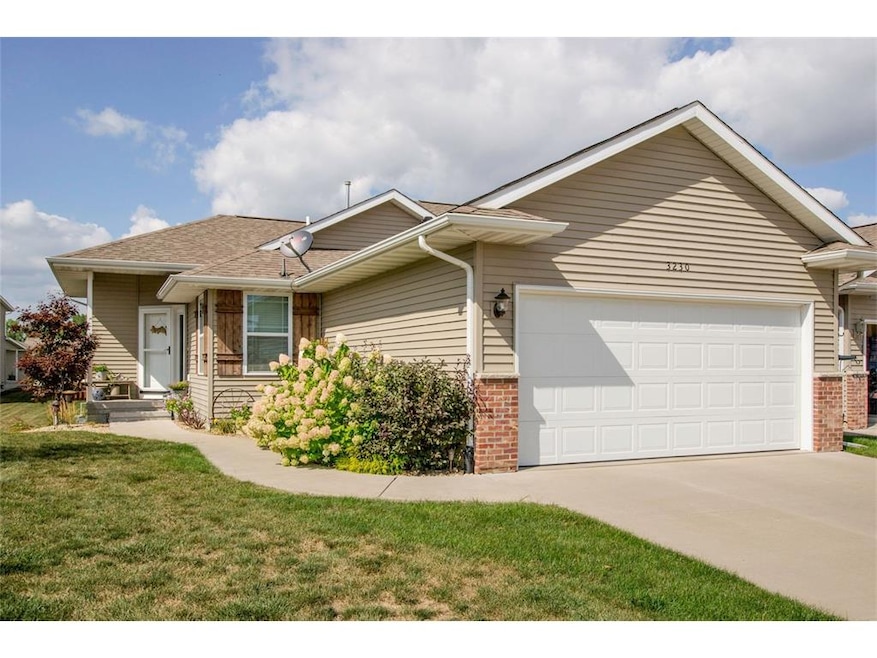 3230 Blackberry Cir SW, Cedar Rapids, IA 52404 - photo 1