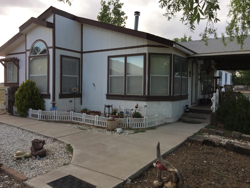 25300 N High Desert Rd, Paulden, AZ 86334 - photo 1