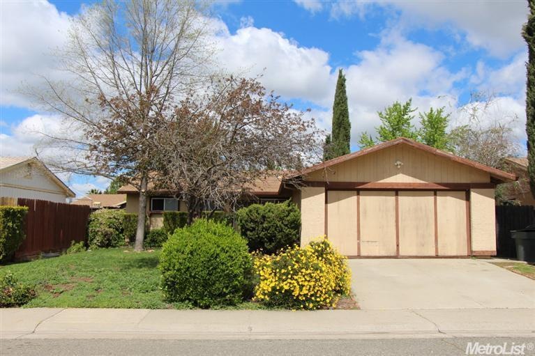 GREAT HOME FOR FIRST TIME BUYER OR INVESTOR WHO WANTS TO DO A LITTLE FIX UP!