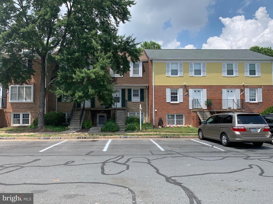 1020C Brixton Ct, Sterling, VA 20164 - photo 1