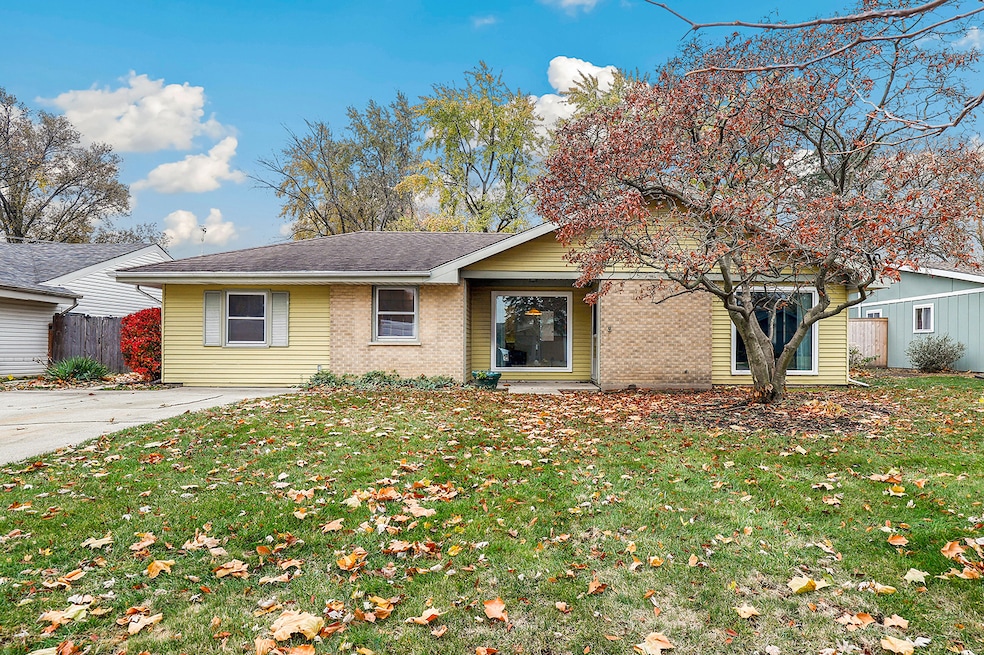 1409 Sequoia Ln, Darien, IL 60561 - photo 1