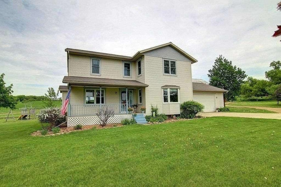 W1046 Horan Rd, Brooklyn, WI 53521 - photo 1