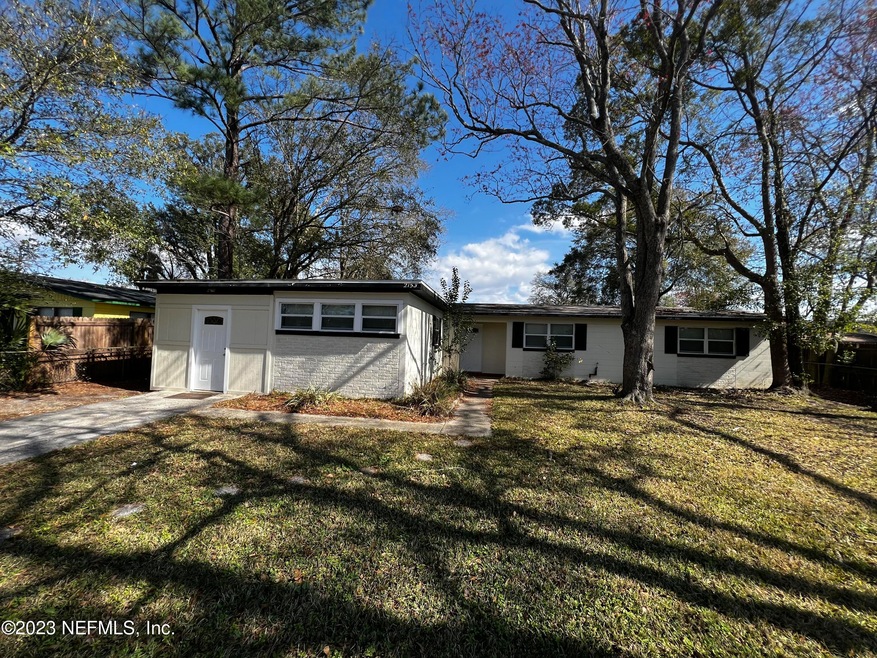 2153 Bo Peep Dr W, Jacksonville, FL 32210 - photo 1