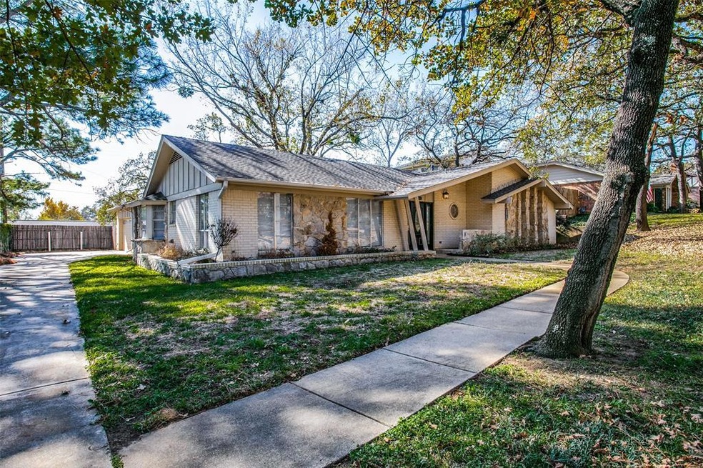 42 Devonshire Dr, Bedford, TX 76021 - photo 1