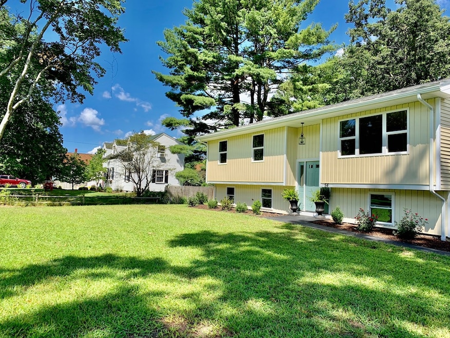 54 Pomeroy Ln, Amherst, MA 01002 - photo 1