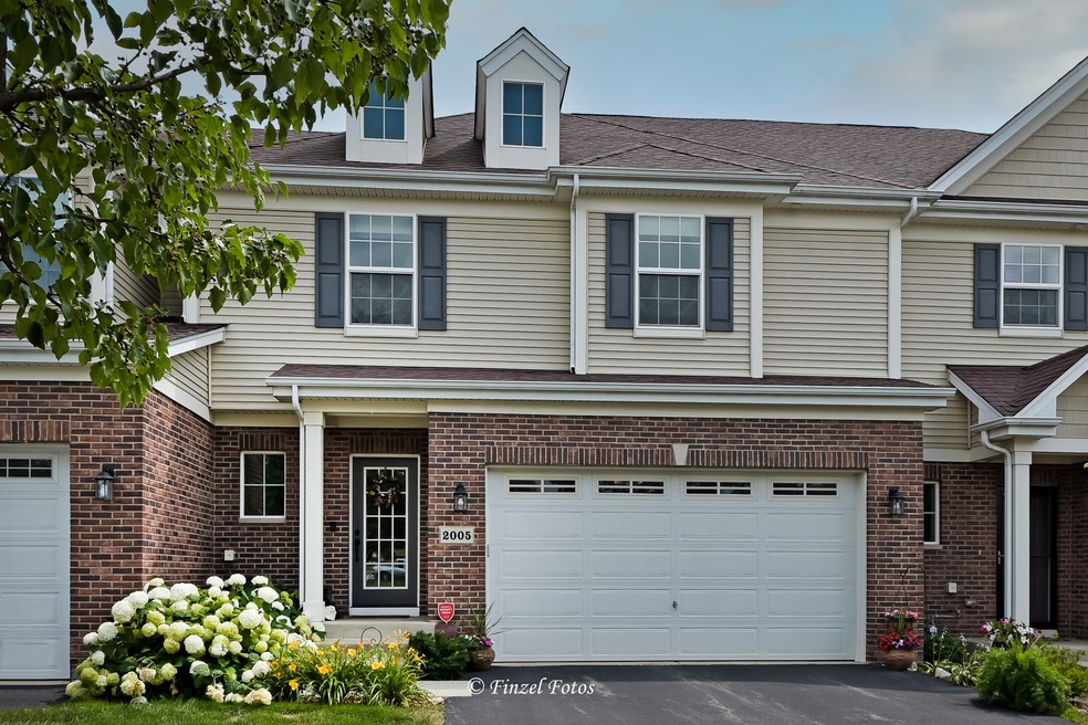 2005 Magenta Ln, Algonquin, IL 60102 - photo 1