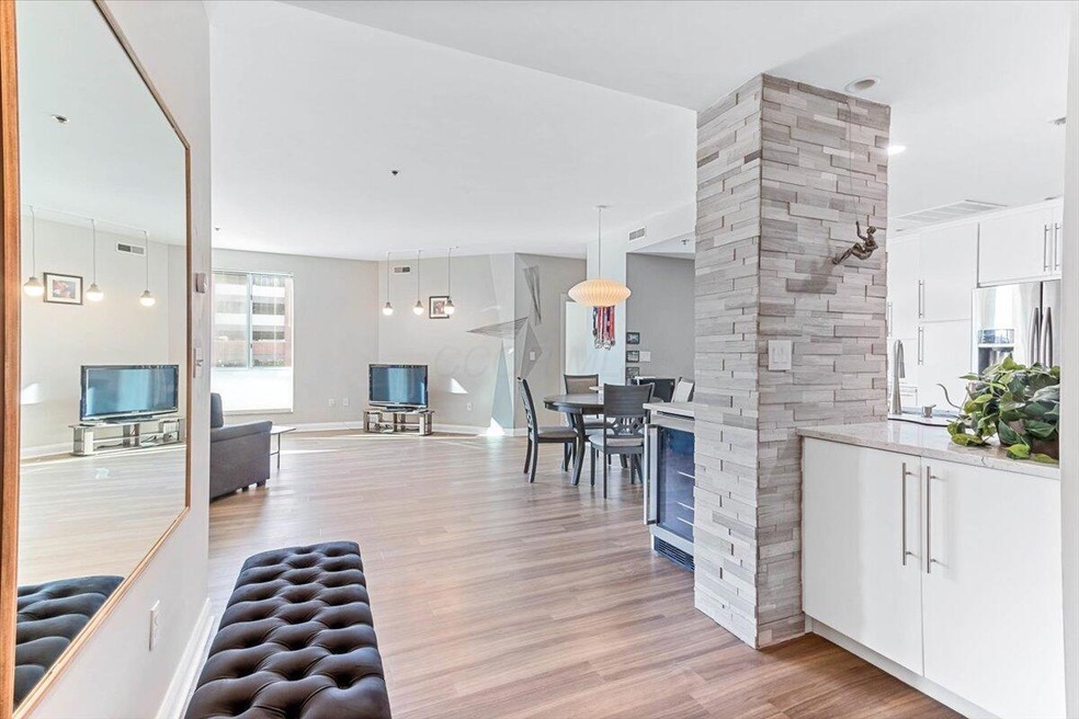 196 S Grant Ave unit 307, Columbus, OH 43215 - photo 1