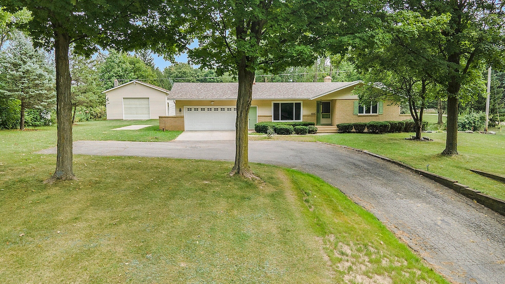 10724 Eastern Ave SE, Wayland, MI 49348 - photo 1