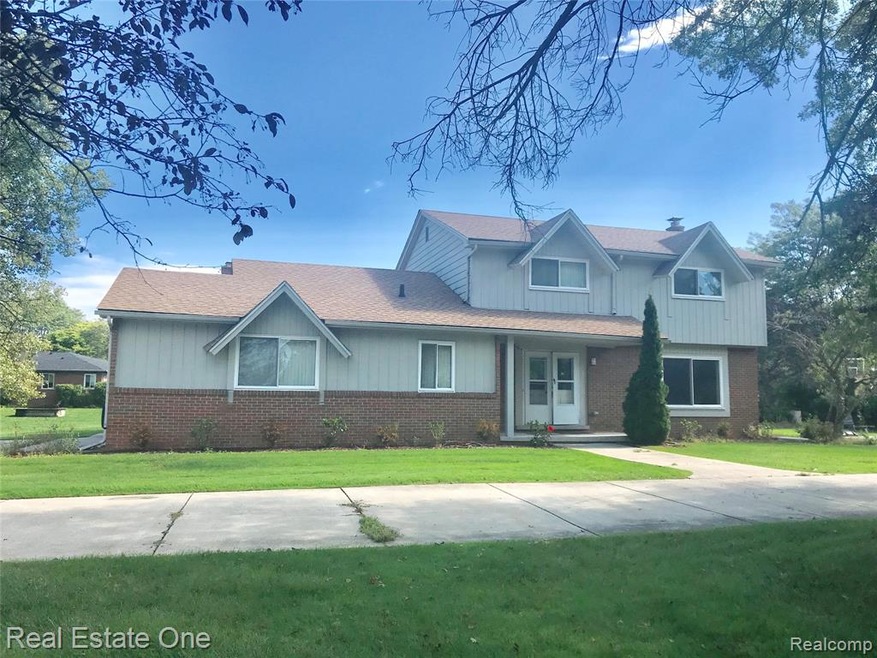 CIRCULAR DRIVEWAY ROOF 2017