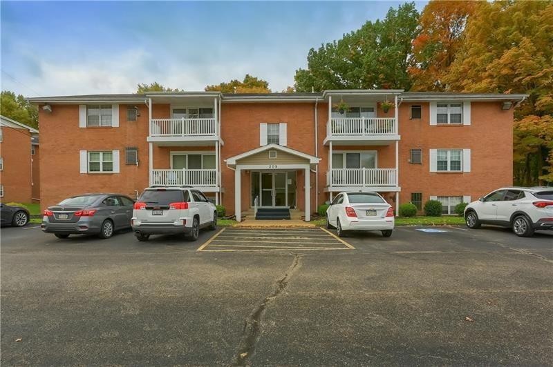 Welcome to 209 Coraopolis Road!
