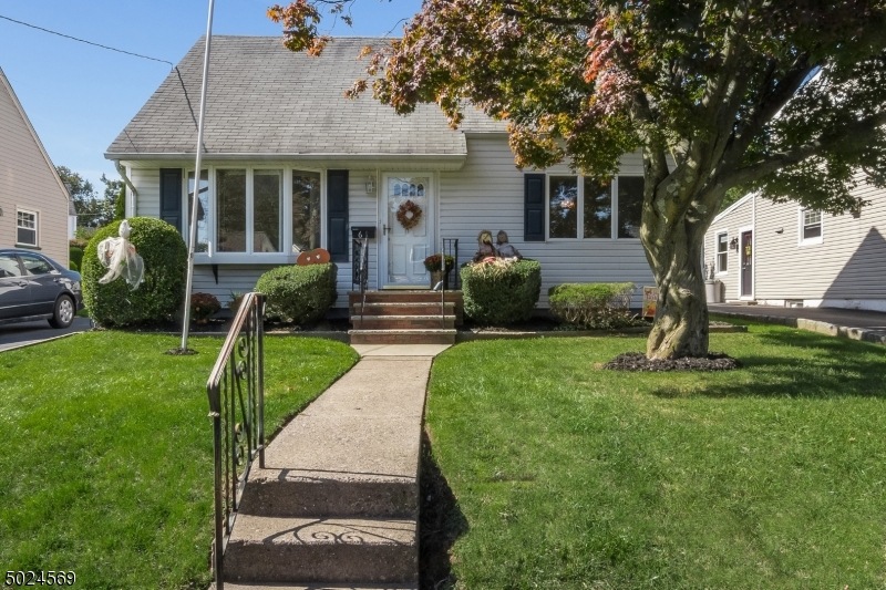 61 Bromley Place, Bloomfield, NJ 07003 - photo 1