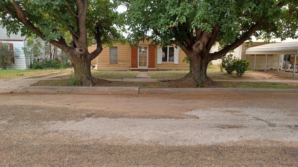 914 W 3rd St, Spur, TX 79370 MLS 49722746