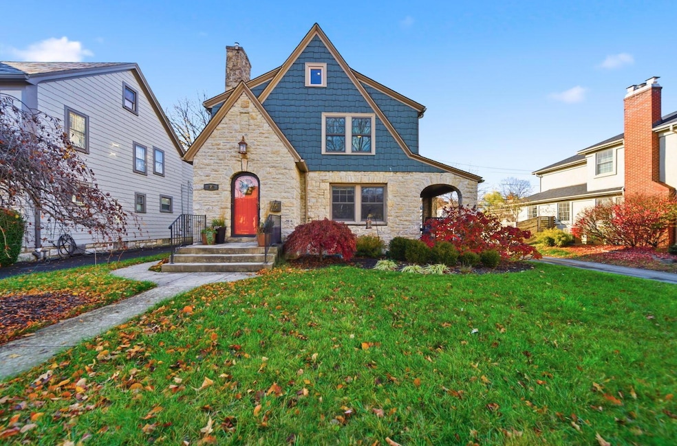 For Sale $794,900 • Co-Listing Agent