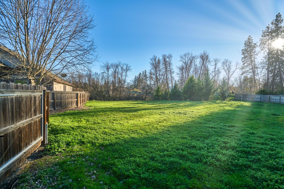 1373_1381 SW Spruce_Grants Pass_07