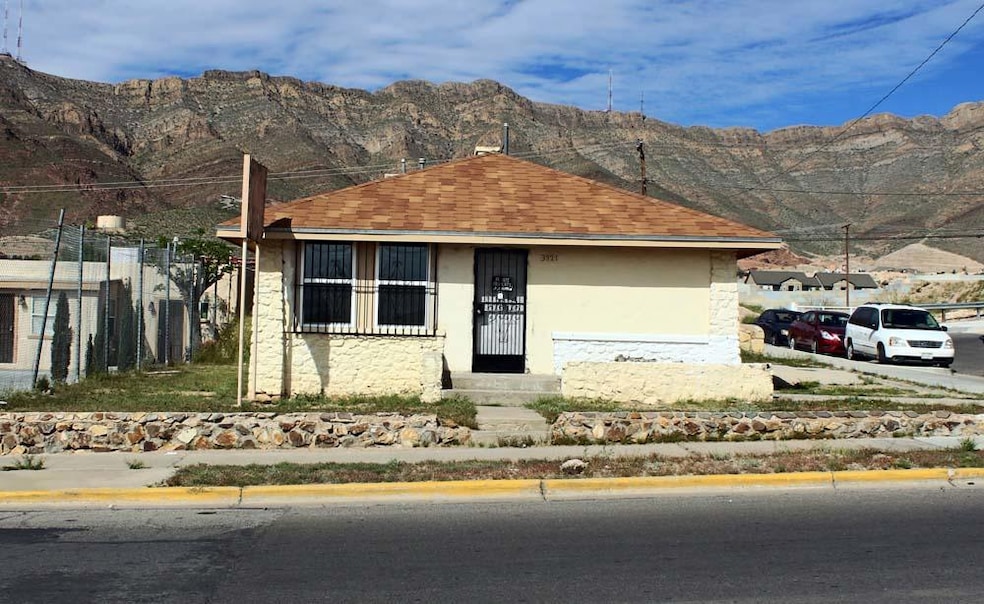 3921 N Piedras St, El Paso, TX 79930 - photo 1
