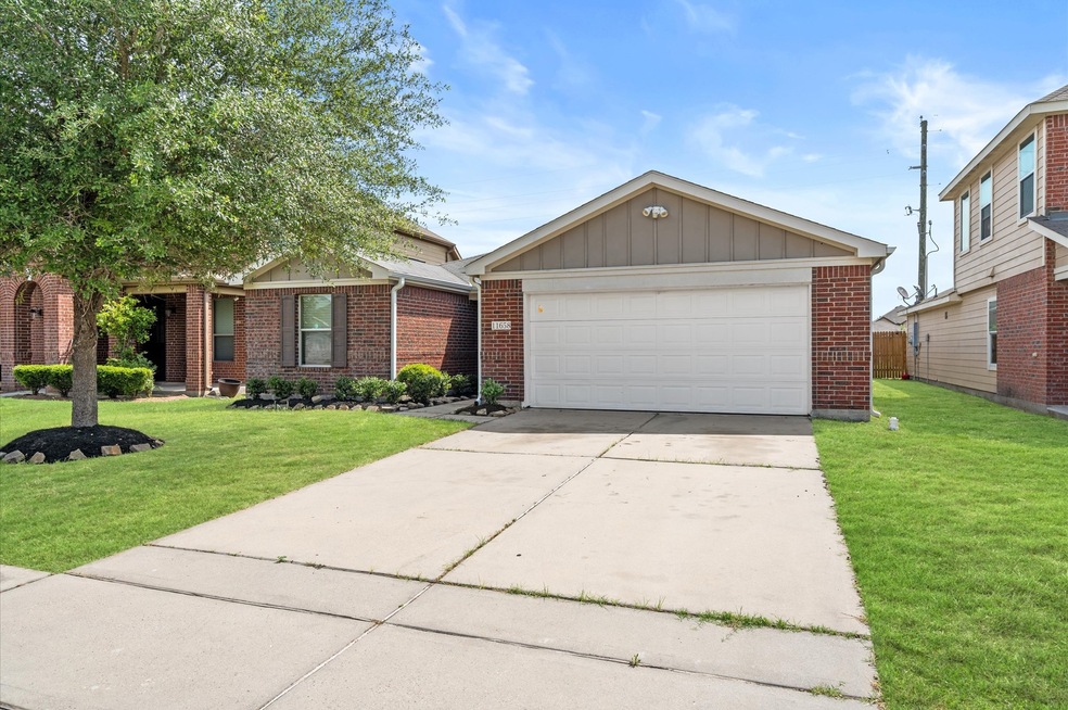 Beautiful 4 bedrooms with 2 baths