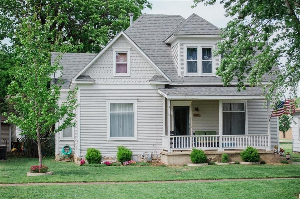 2425 Belmont Ave, Parsons, KS 67357 - photo 1