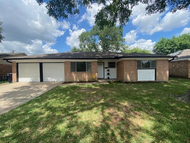 Beautiful Home with new paint outside