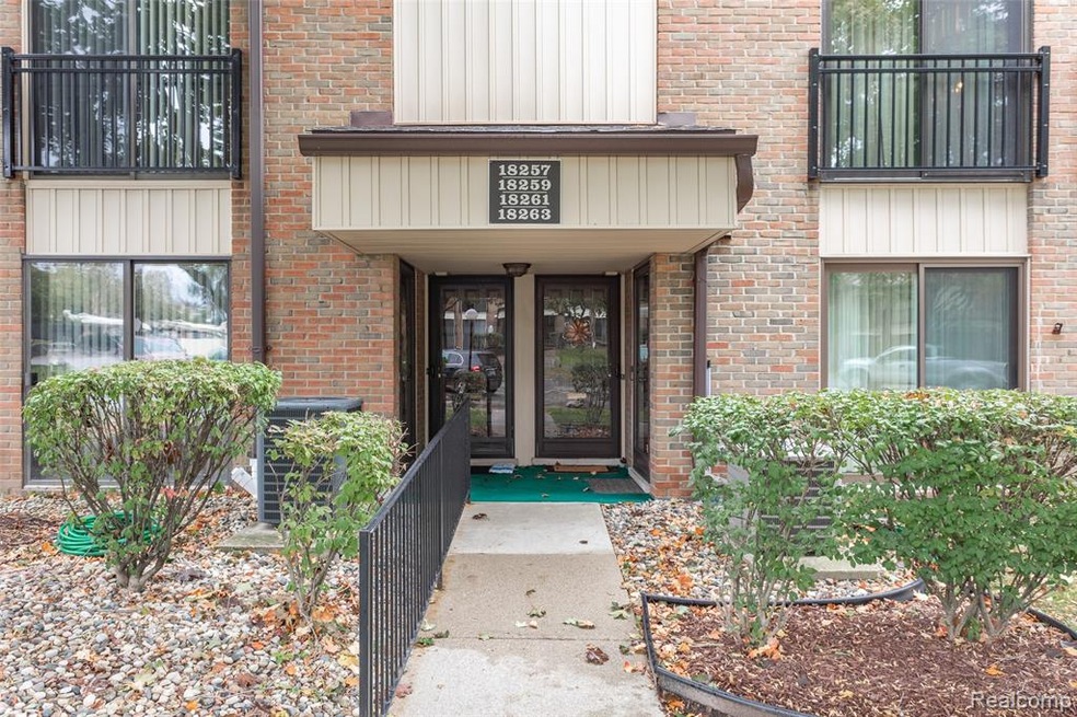 WELCOME TO...18261 University Park!