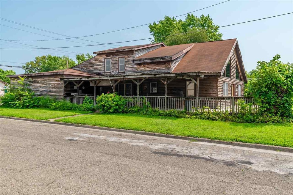 2200 Locust St, Terre Haute, IN 47807 - photo 1