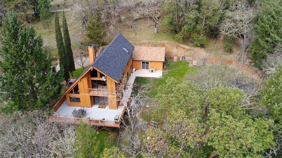 305 Richard Way, Jacksonville, OR 97530 - photo 1