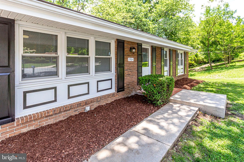 1904 Chalfont Ct, Fort Washington, MD 20744 - photo 1